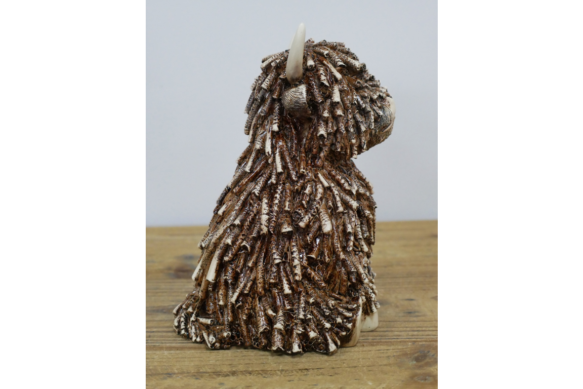 Sitting Highland Cow - Medium
