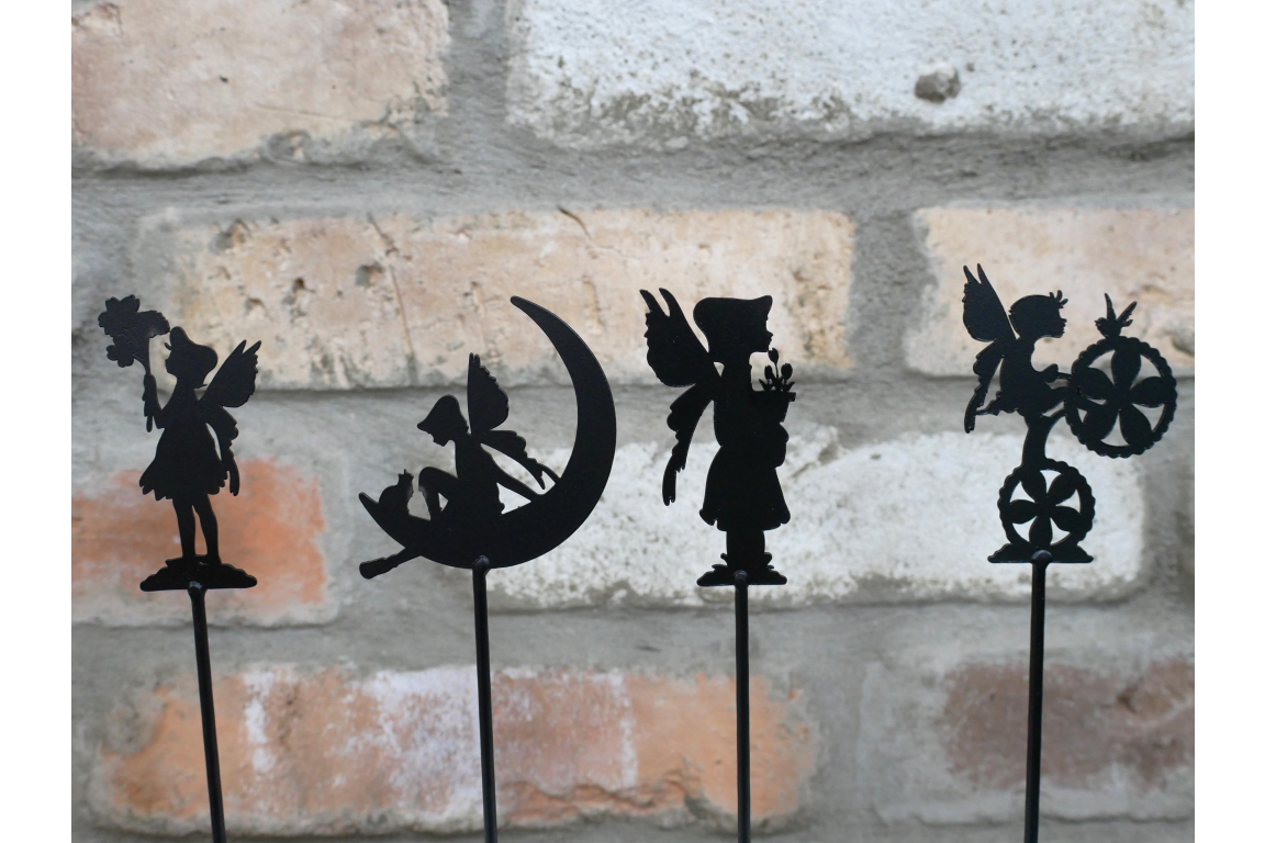 Set Of 4 Small Stakes